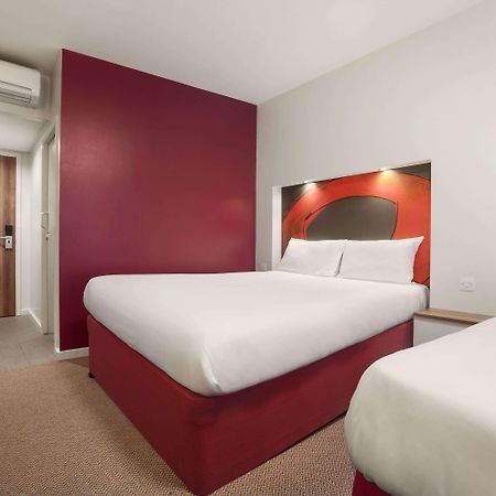 Ramada London Stansted Airport Otel Bishop's Stortford Dış mekan fotoğraf