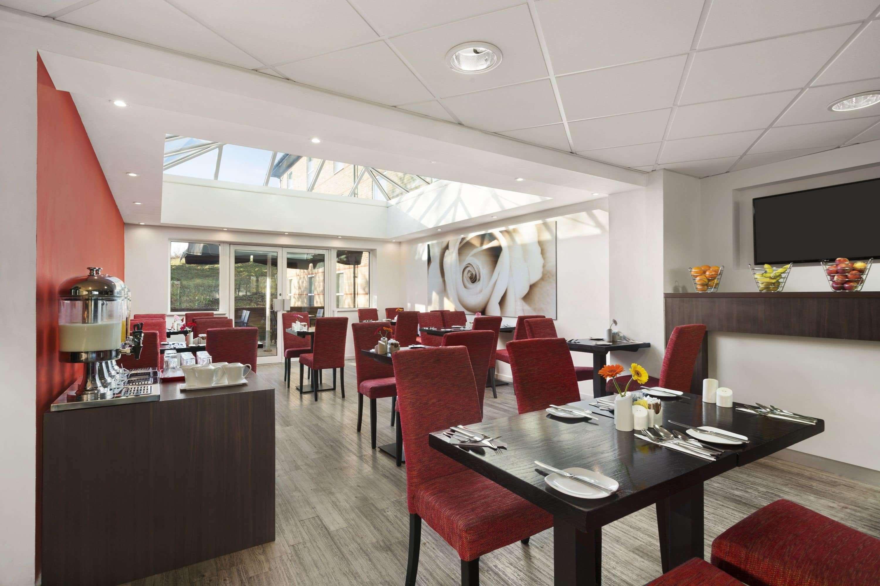 Ramada London Stansted Airport Otel Bishop's Stortford Dış mekan fotoğraf