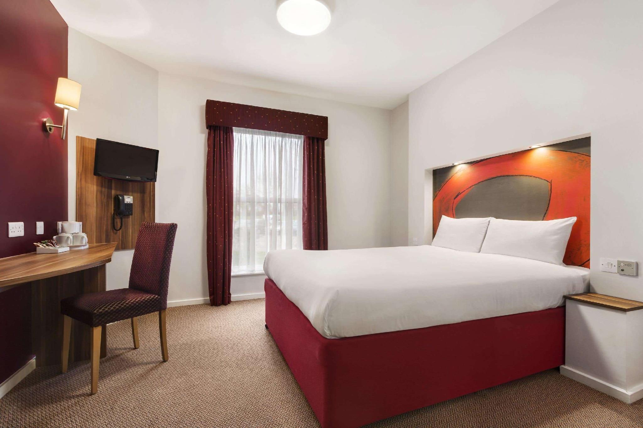 Ramada London Stansted Airport Otel Bishop's Stortford Dış mekan fotoğraf