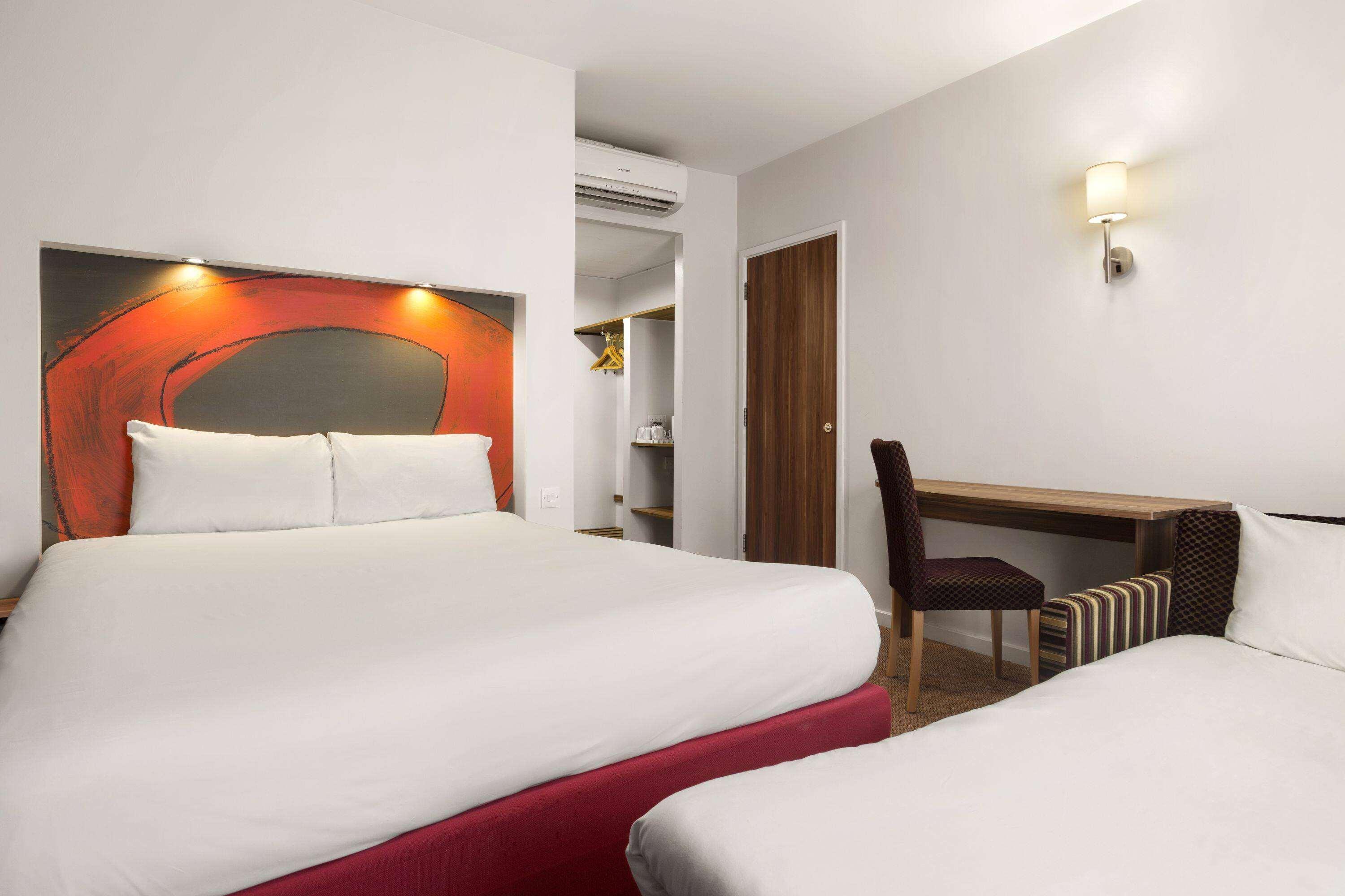 Ramada London Stansted Airport Otel Bishop's Stortford Dış mekan fotoğraf