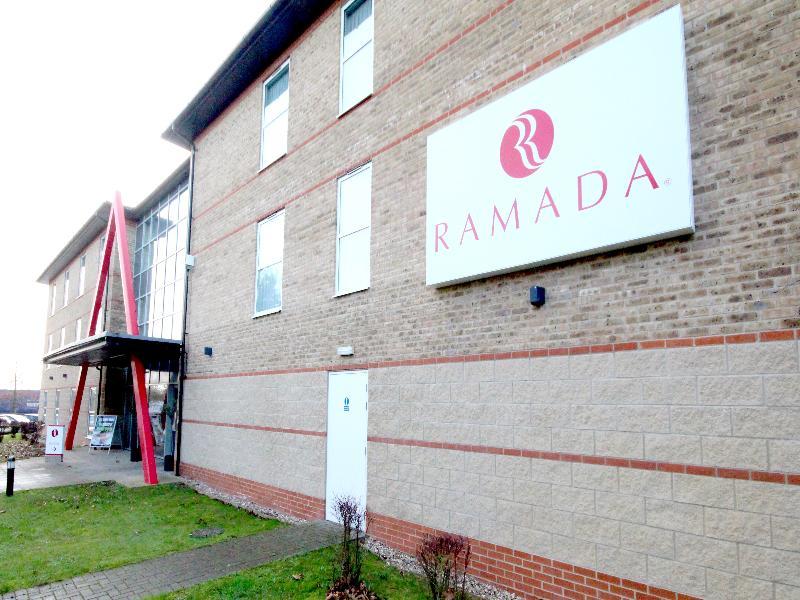 Ramada London Stansted Airport Otel Bishop's Stortford Dış mekan fotoğraf