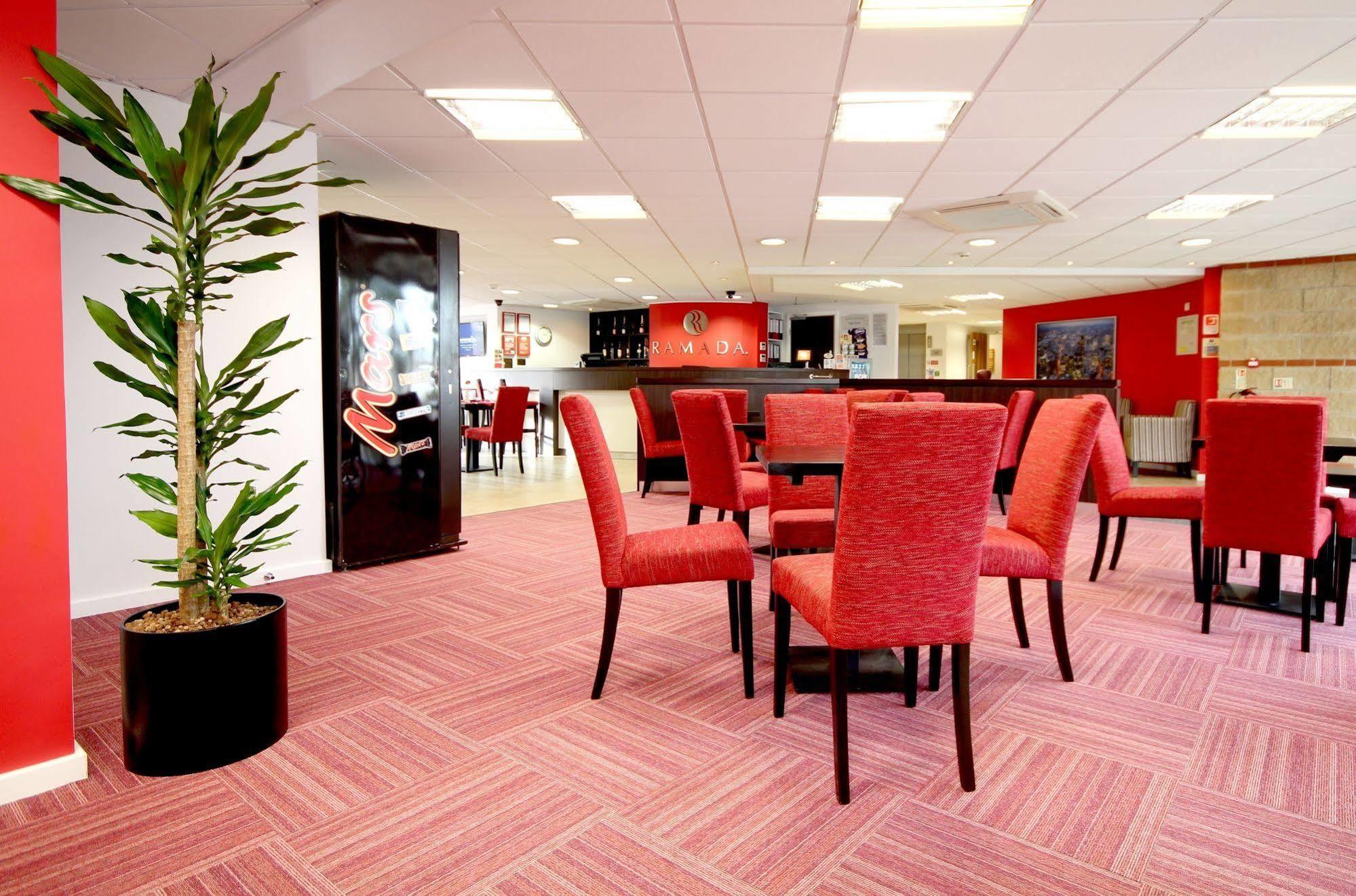 Ramada London Stansted Airport Otel Bishop's Stortford Dış mekan fotoğraf