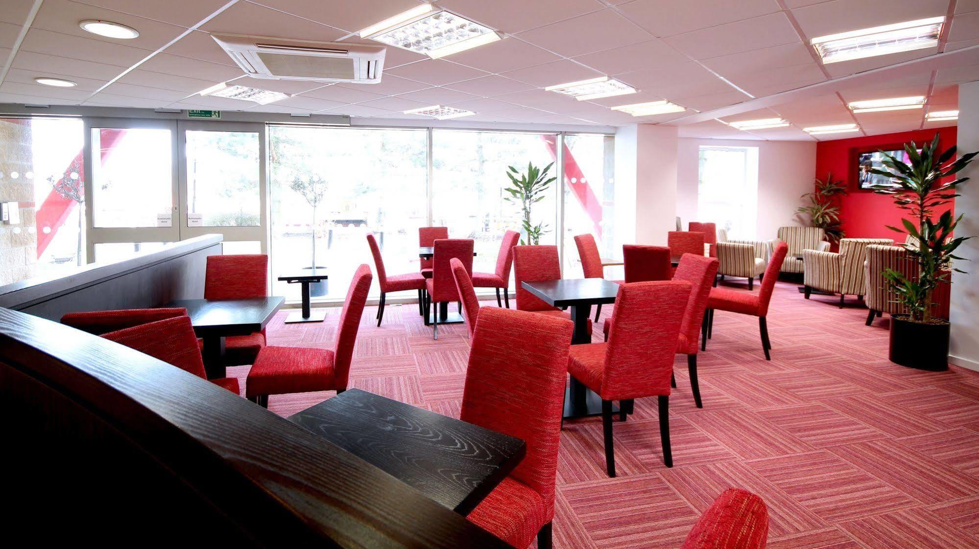 Ramada London Stansted Airport Otel Bishop's Stortford Dış mekan fotoğraf